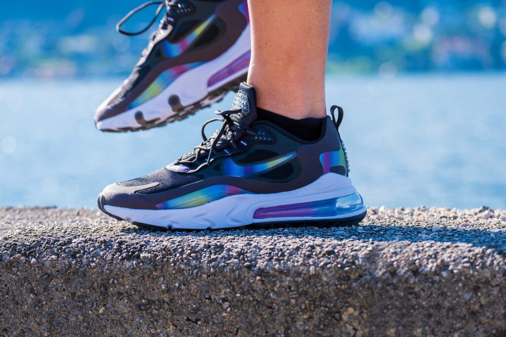 buty sneakersy